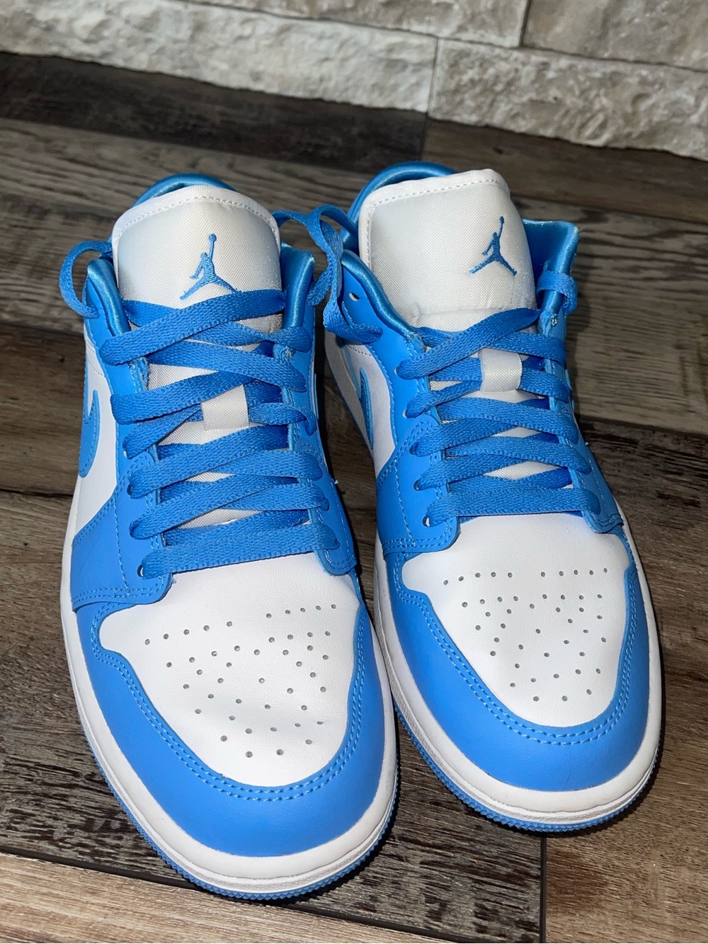 Air Jordan 1 Low Women's 8.5 University Blue AO9944 441